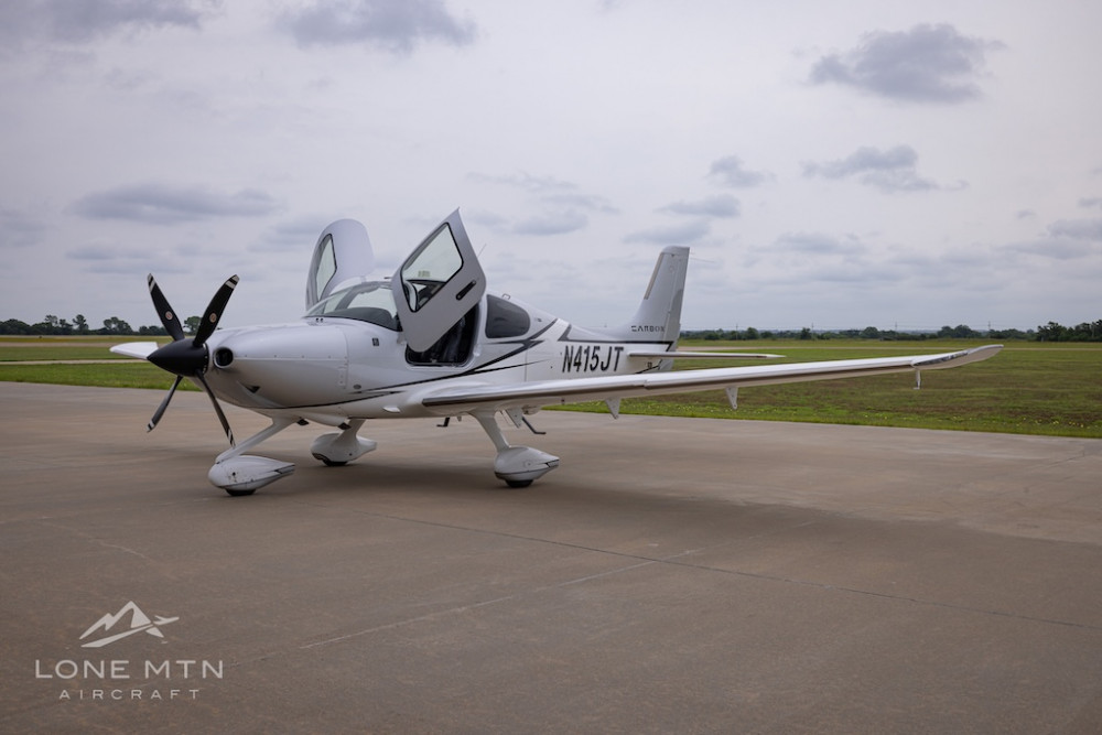 Cirrus SR22