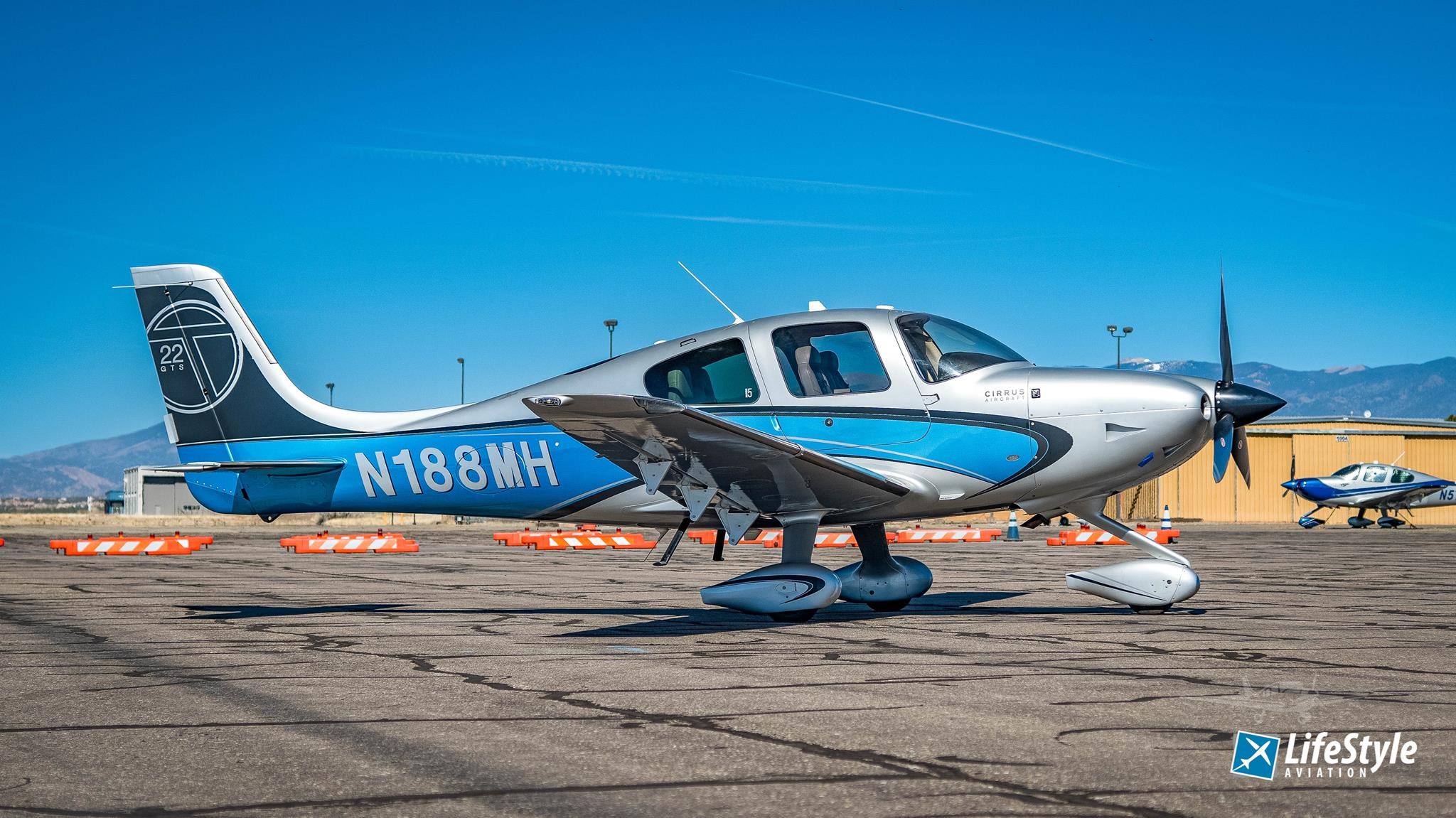 Cirrus SR22