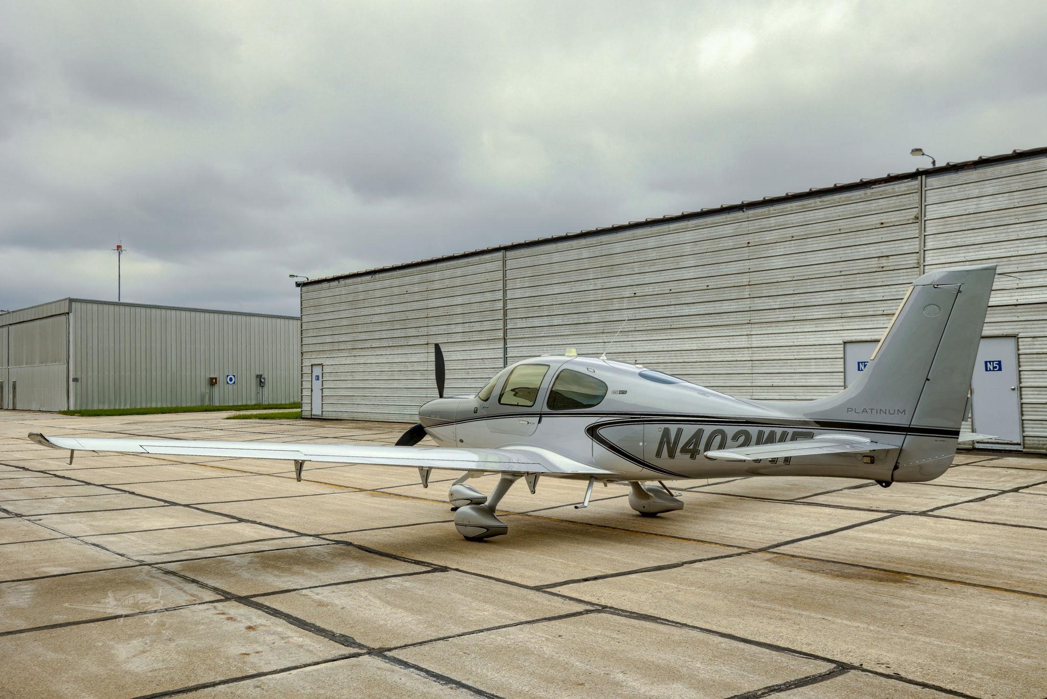 Cirrus SR22
