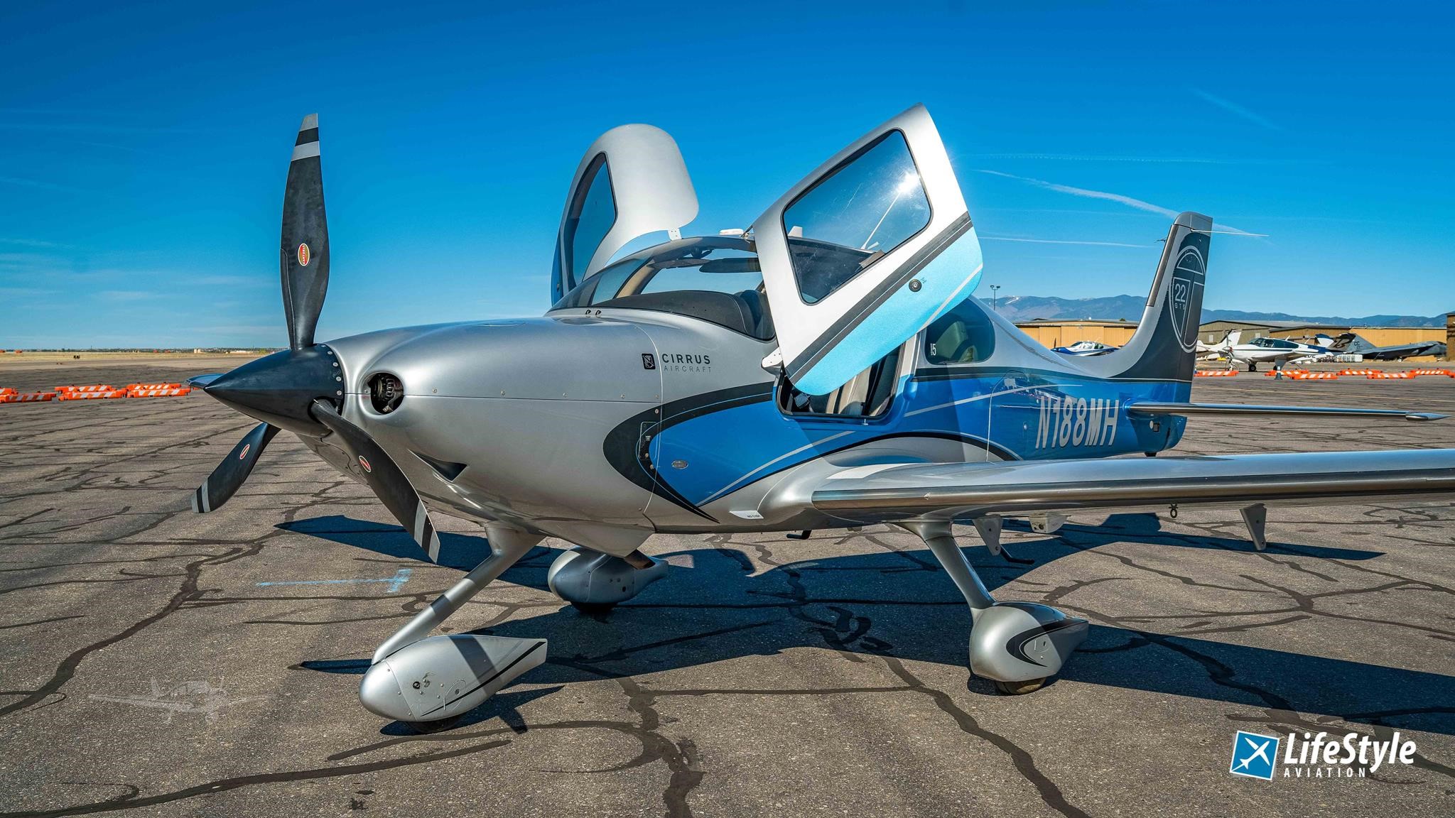 Cirrus SR22