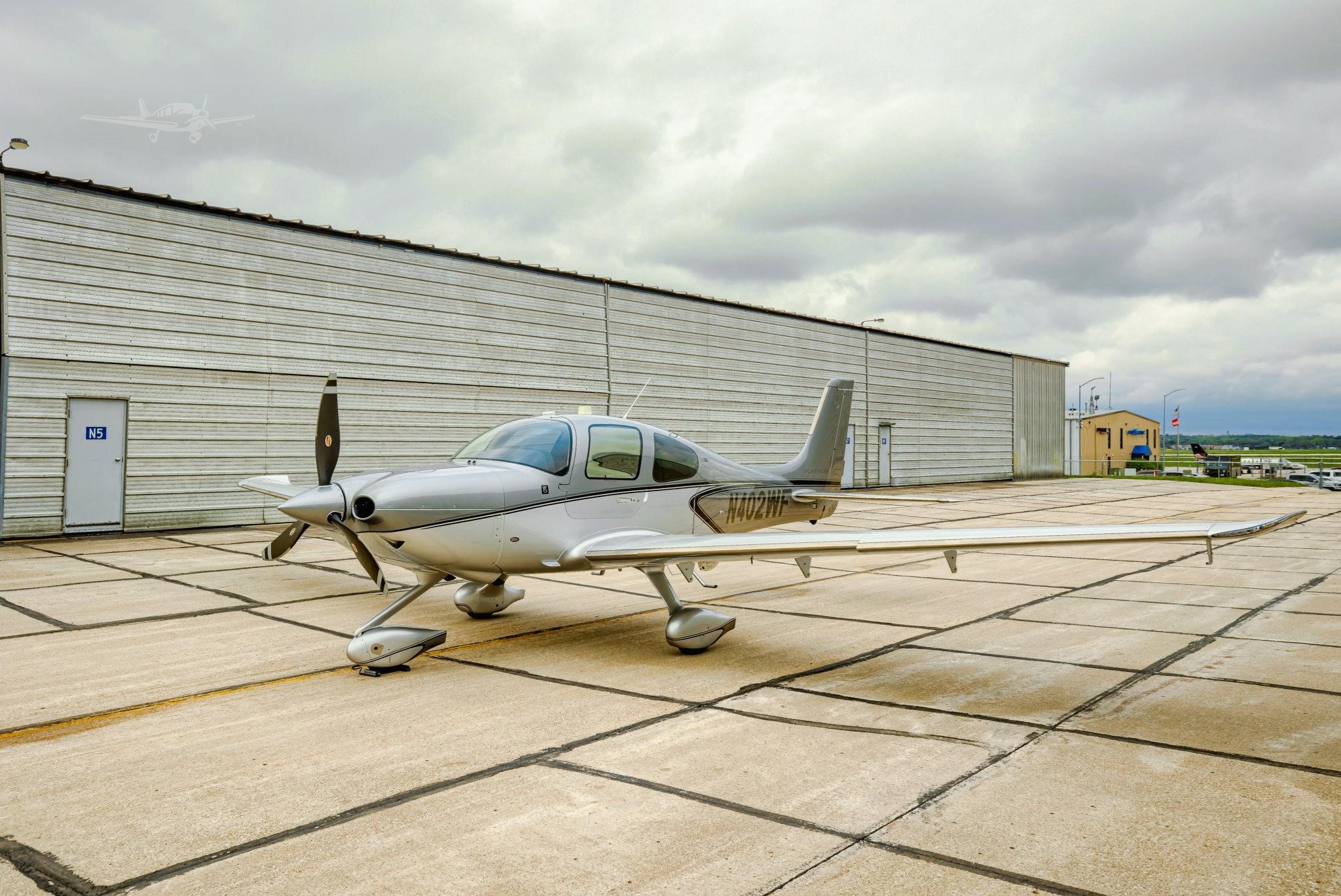 Cirrus SR22