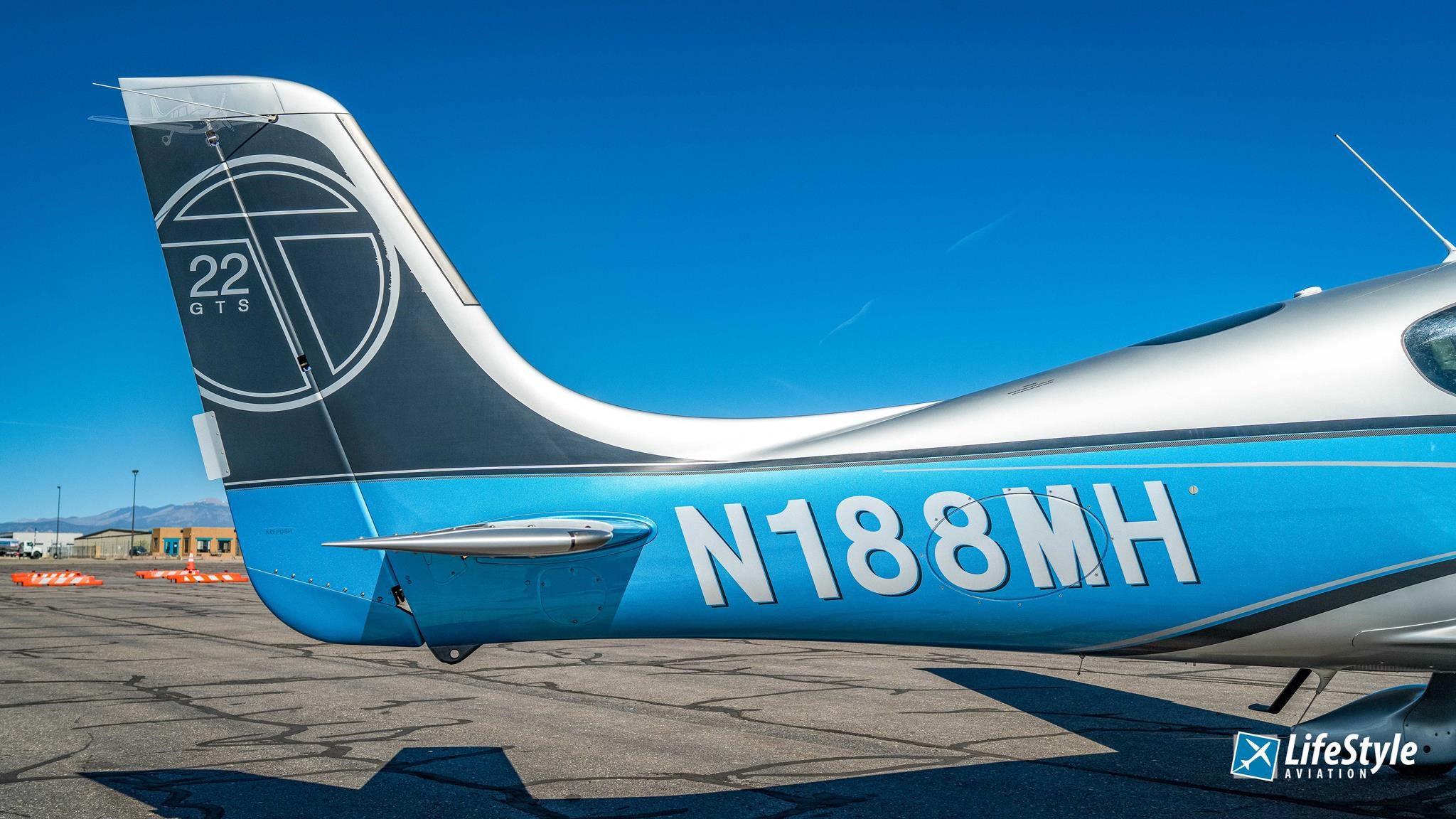 Cirrus SR22