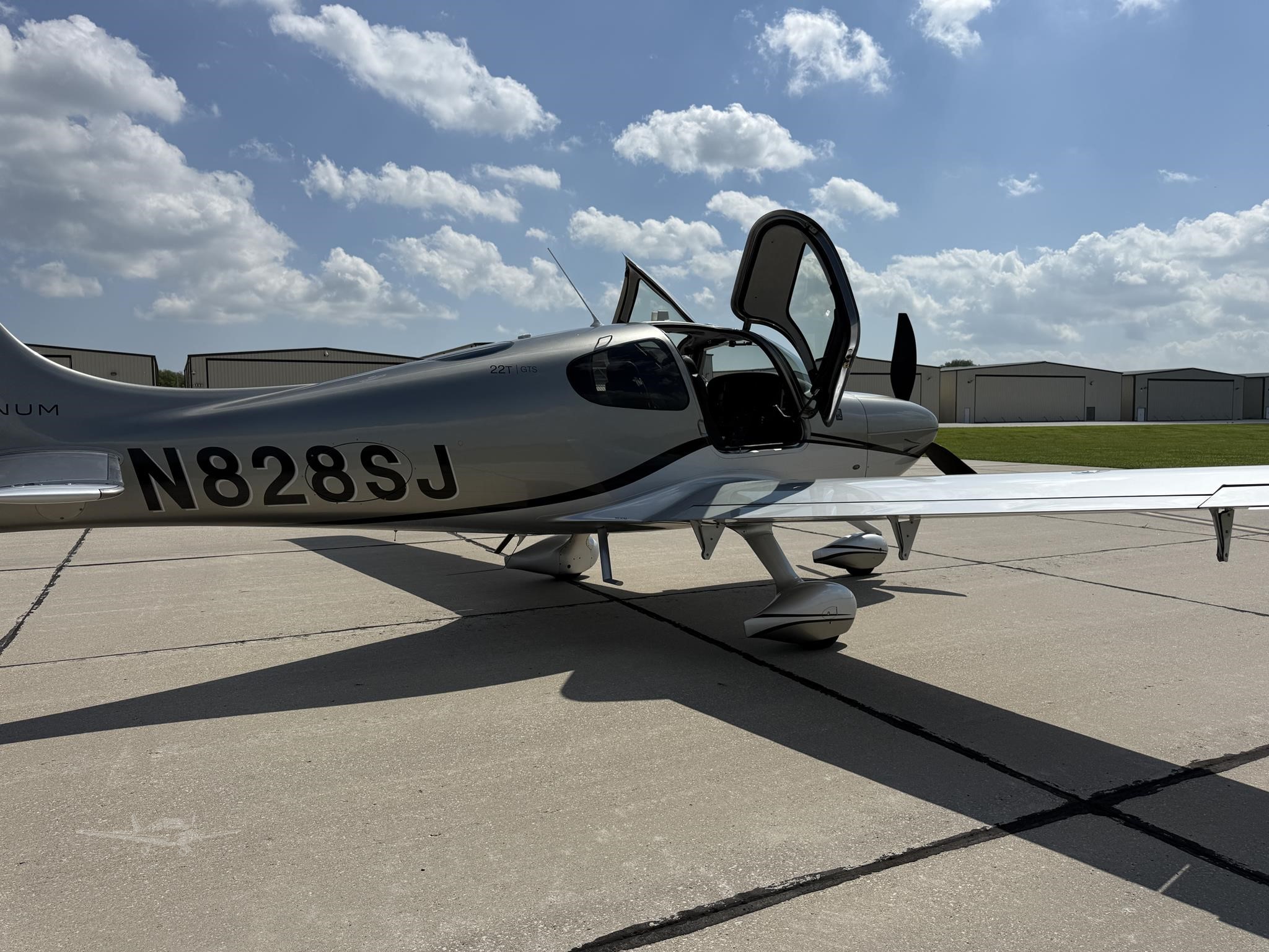 Cirrus SR22