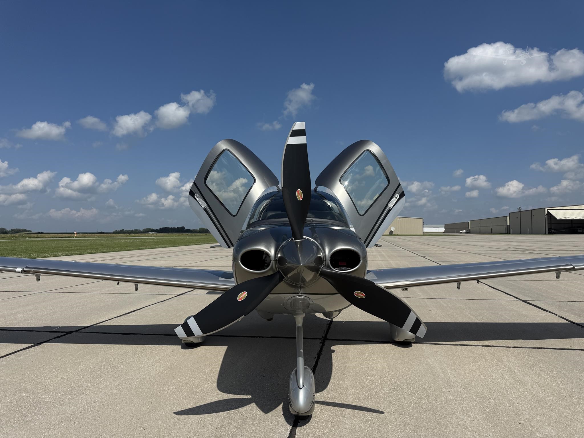 Cirrus SR22