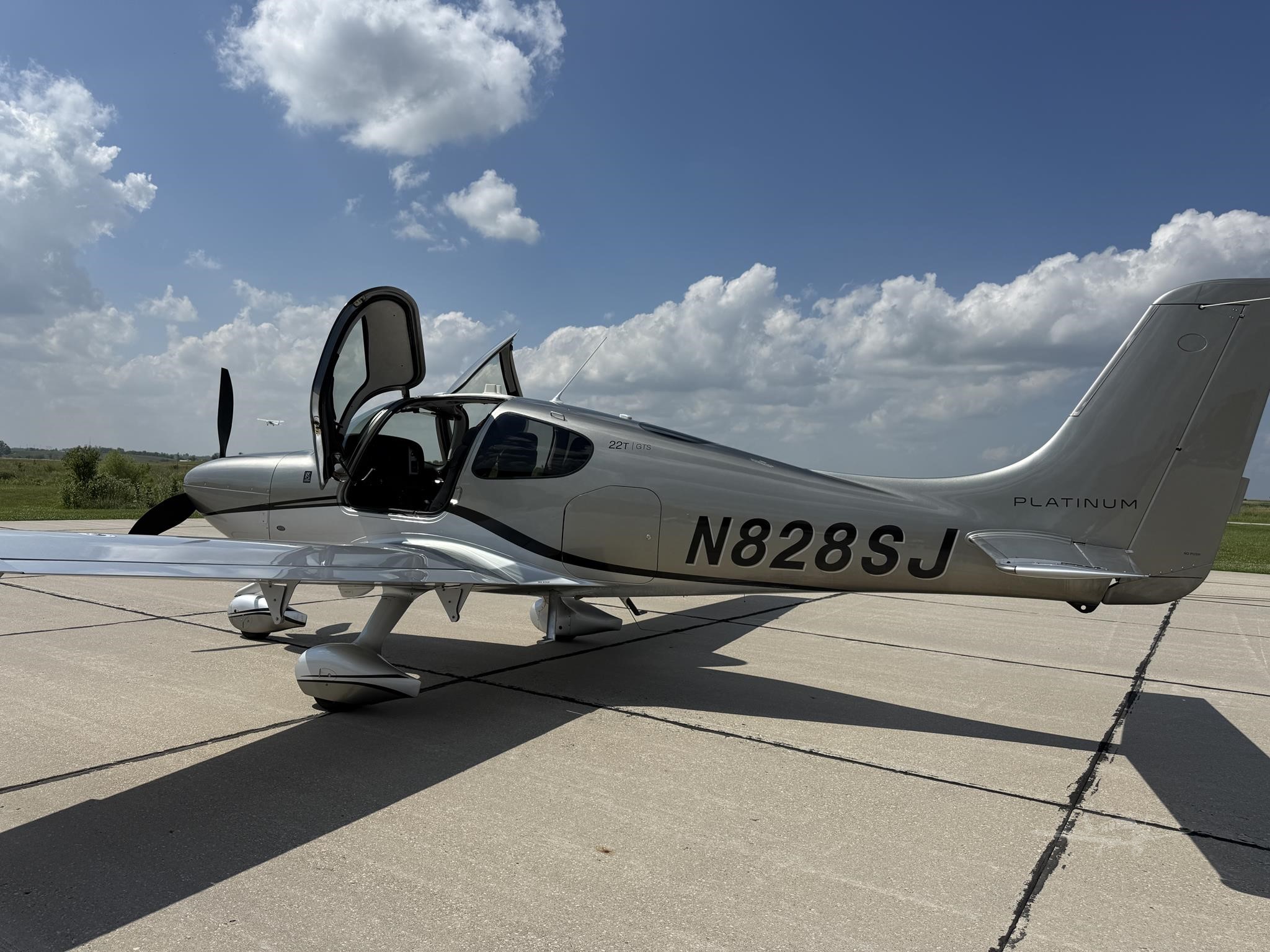 Cirrus SR22