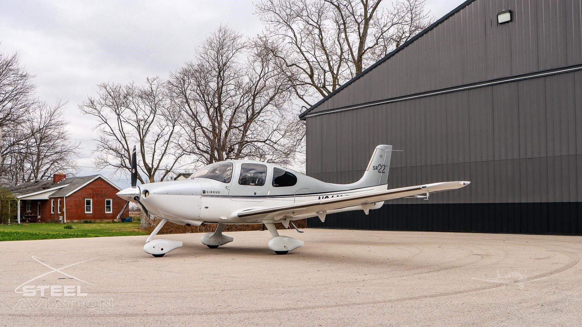 Cirrus SR22