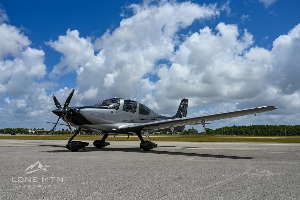 Cirrus SR22