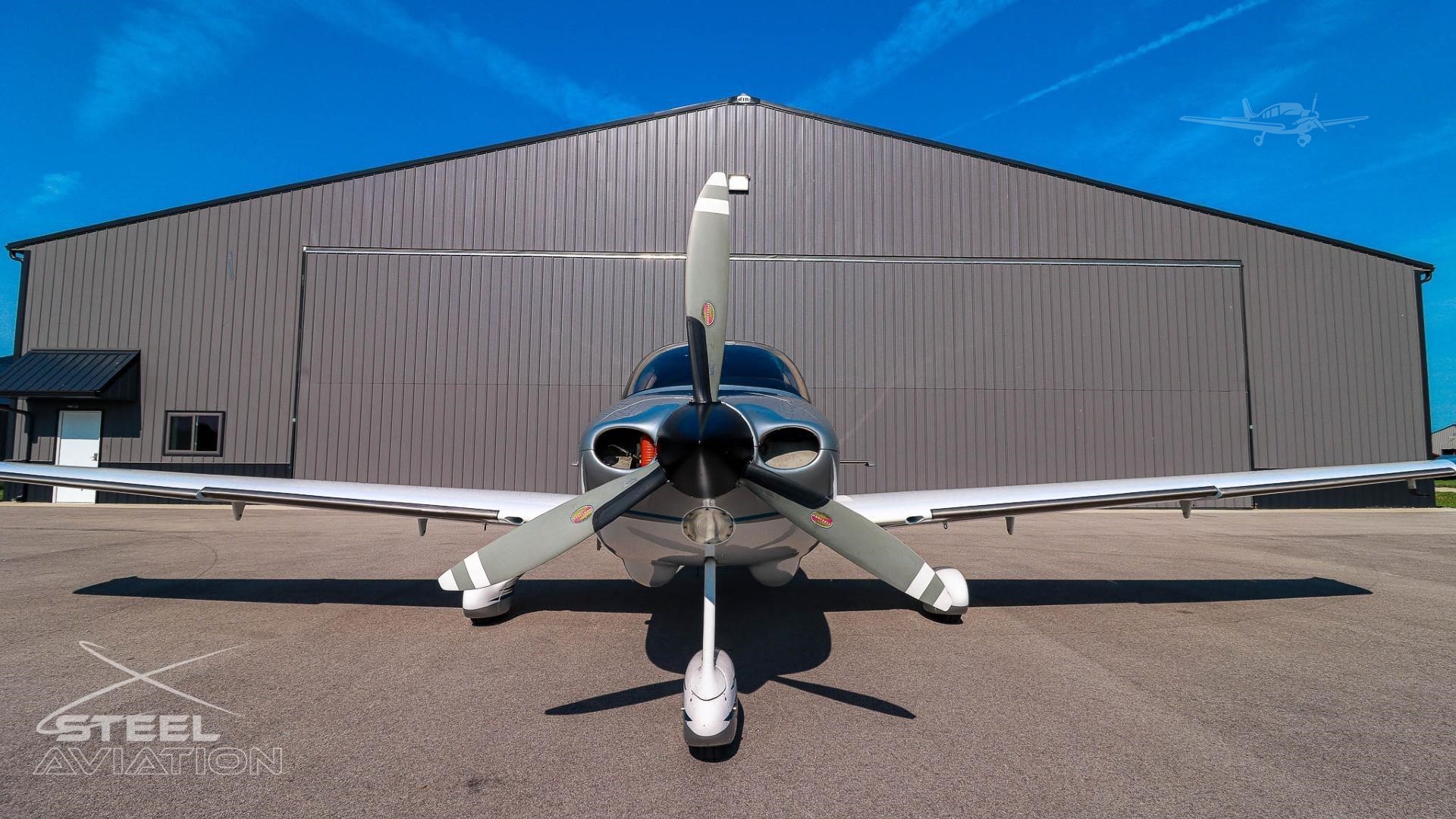 Cirrus SR22