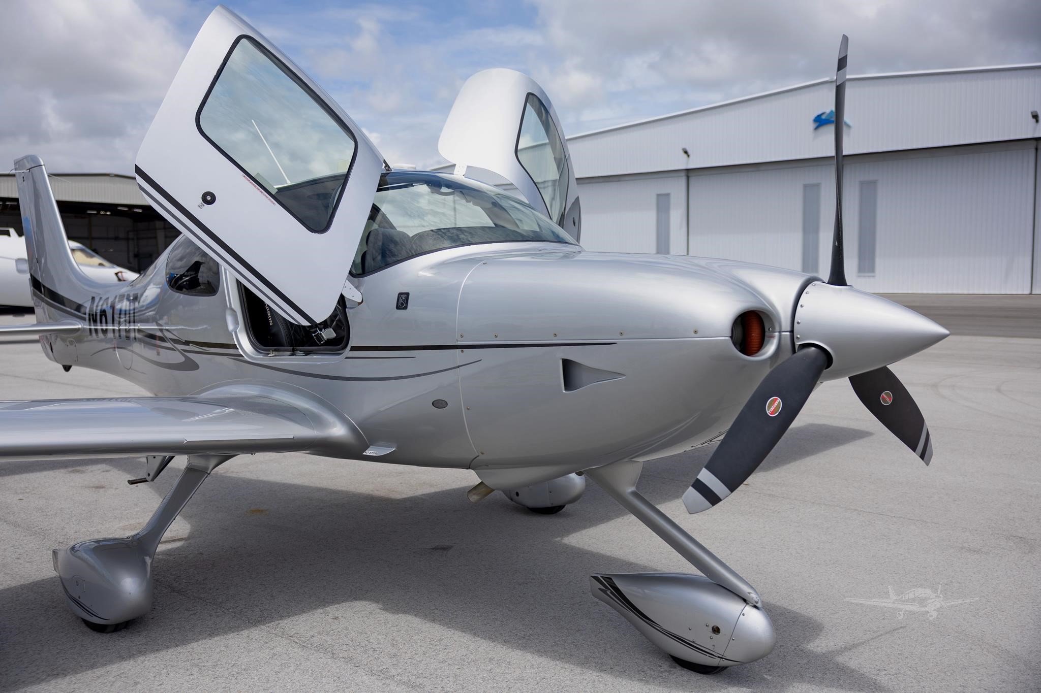 Cirrus SR22