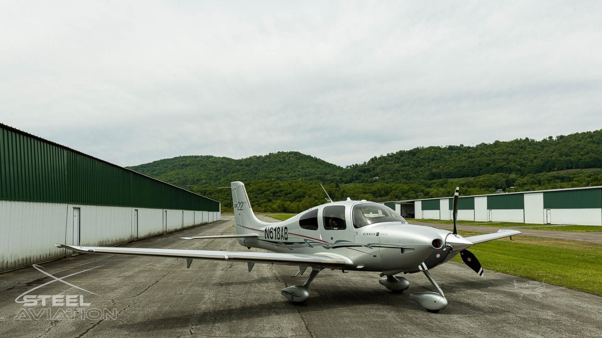 Cirrus SR22