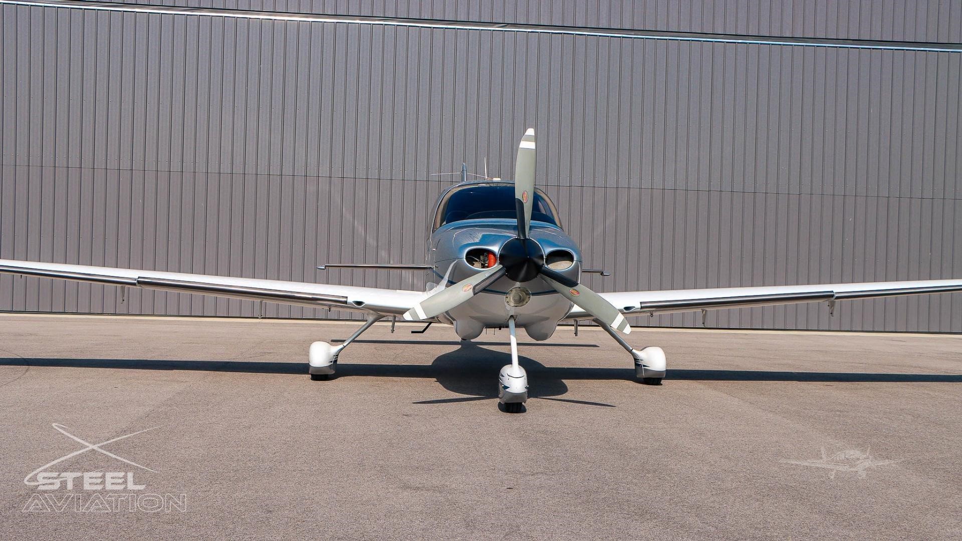 Cirrus SR22