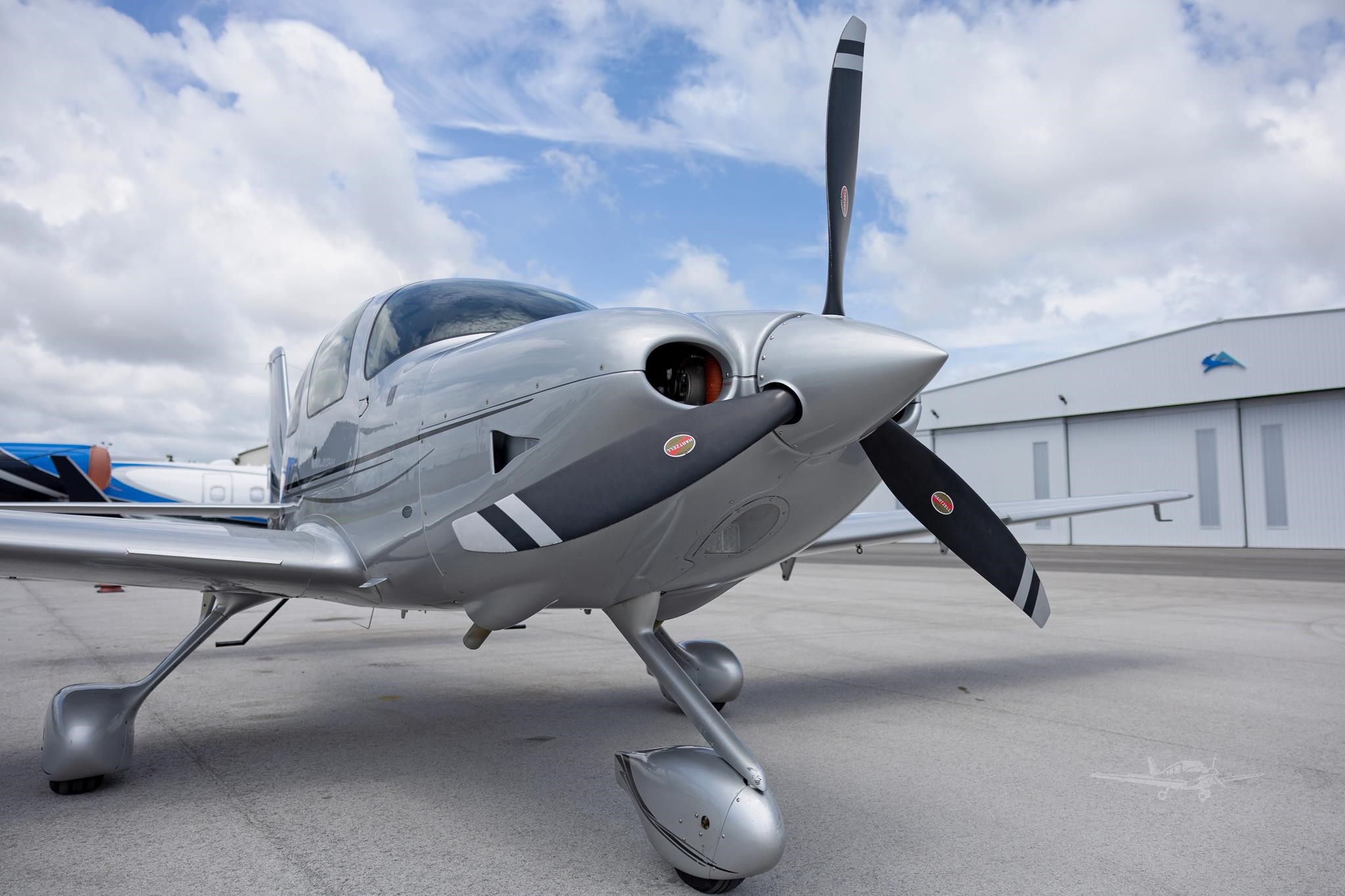 Cirrus SR22