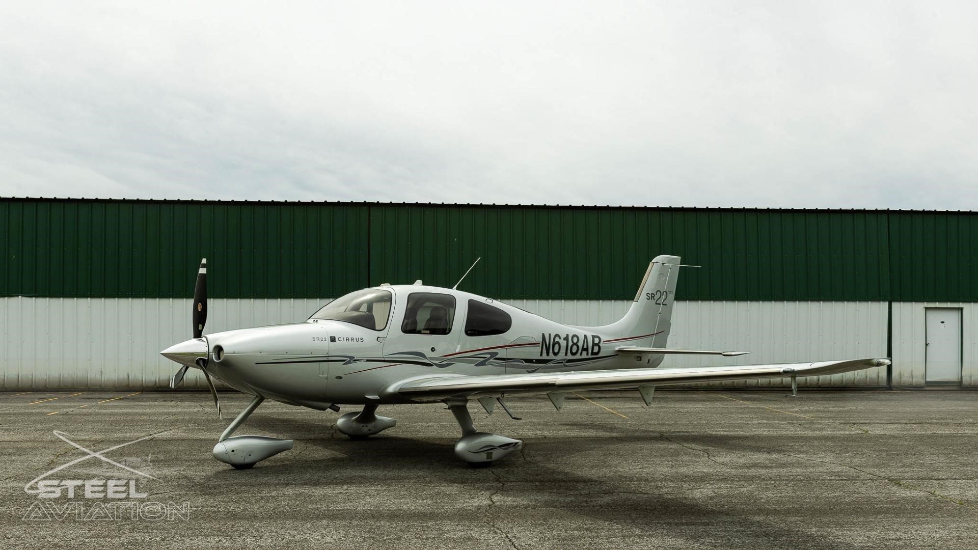 Cirrus SR22