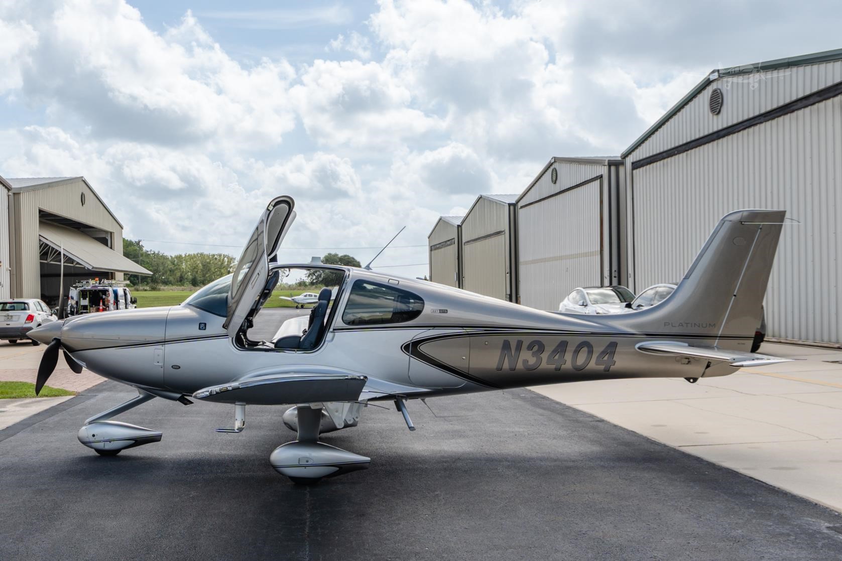 Cirrus SR22