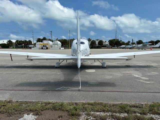 Cirrus SR22