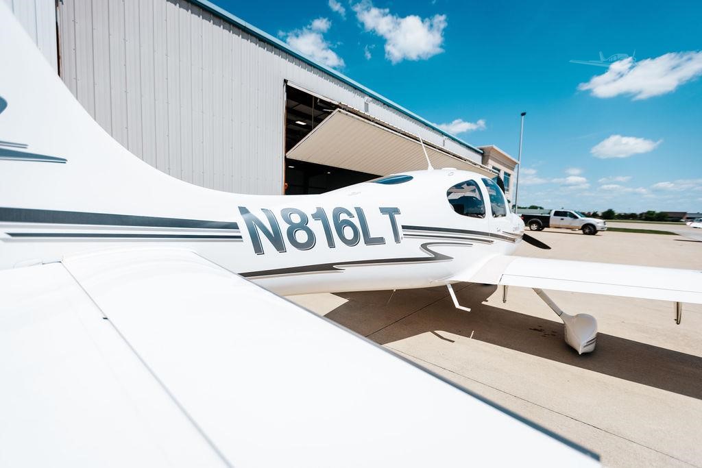 Cirrus SR22