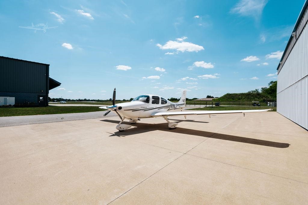 Cirrus SR22