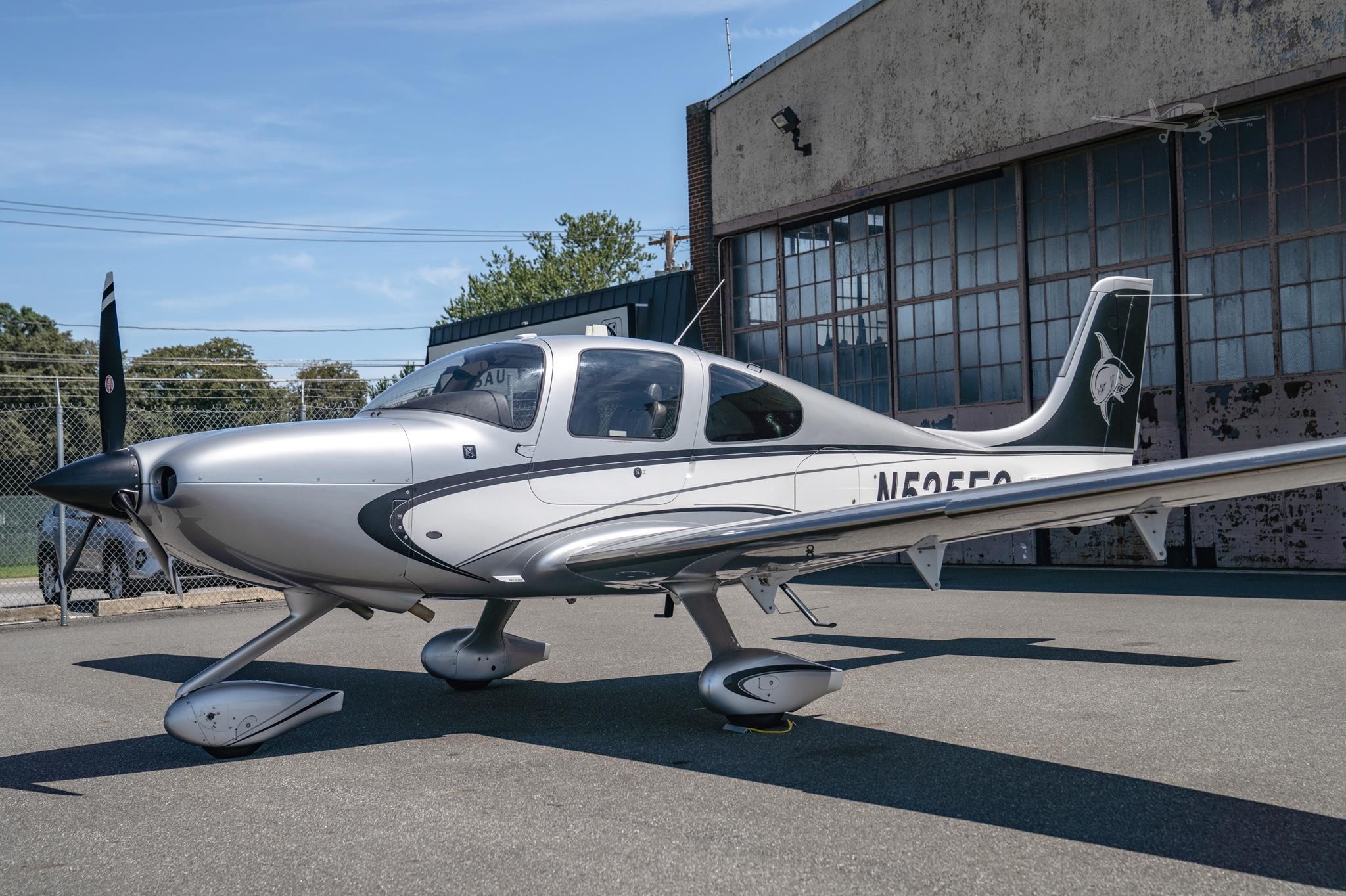Cirrus SR22