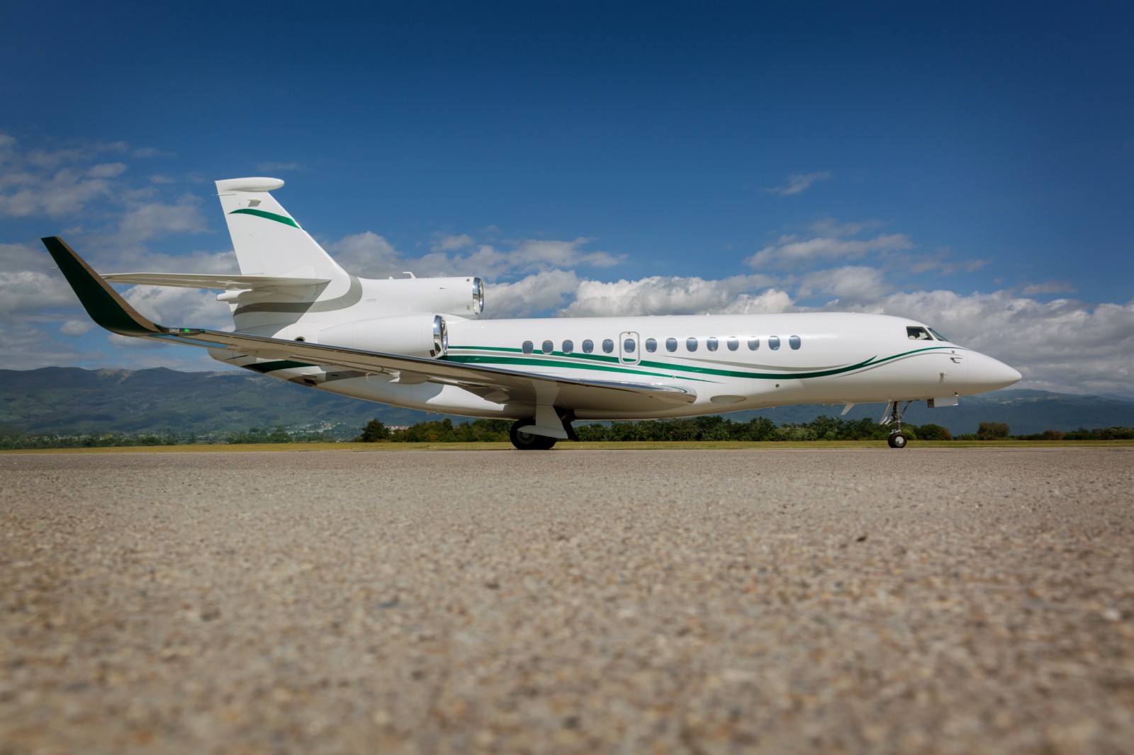 Partner aircraft Falcon 7X.