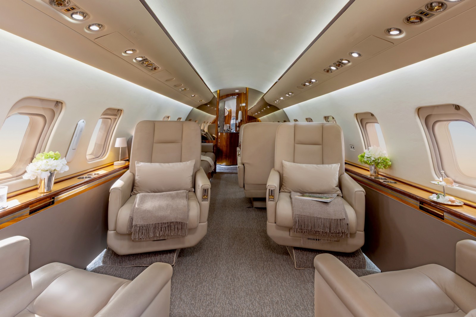 Challenger 604