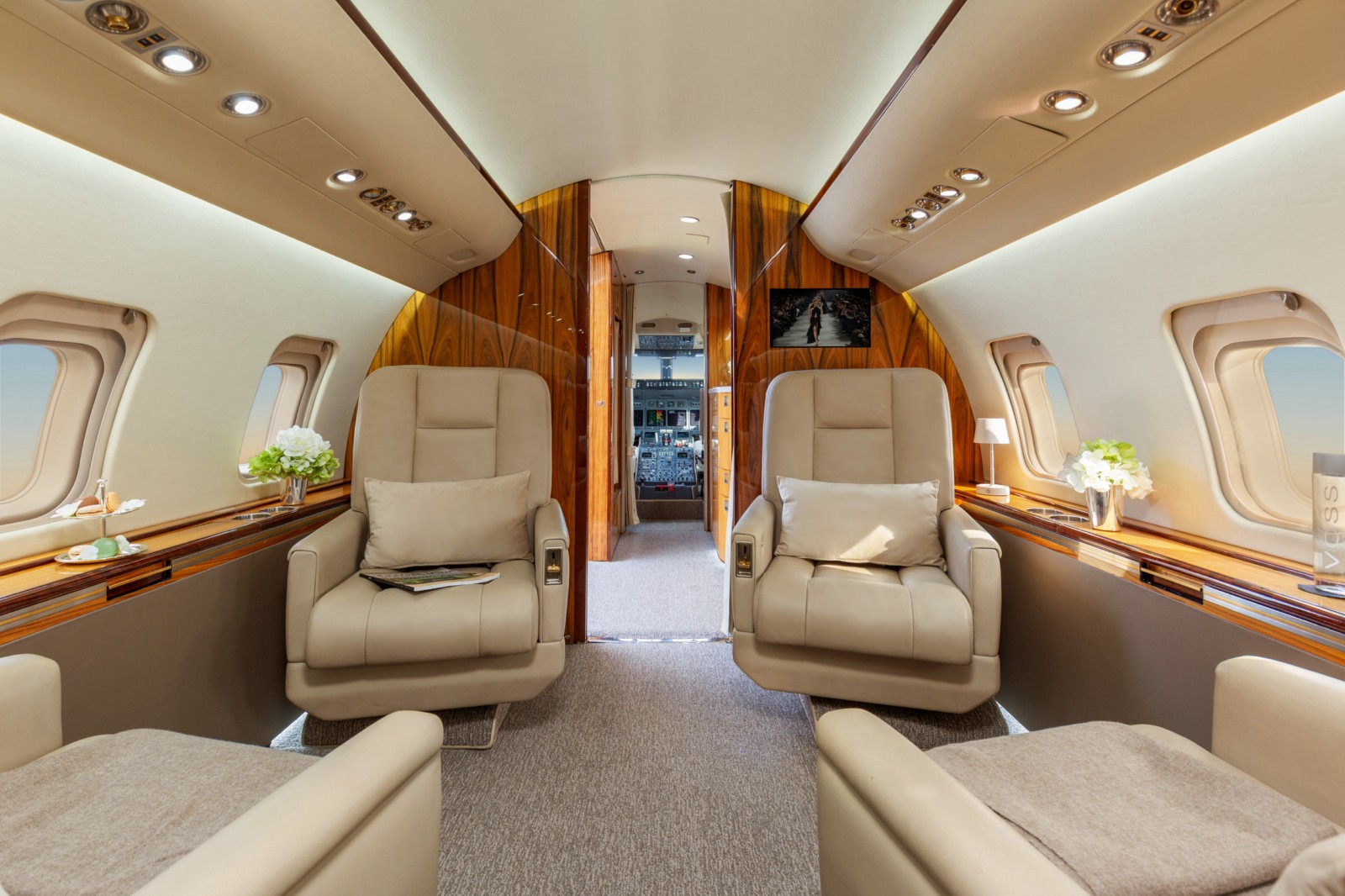 Challenger 604