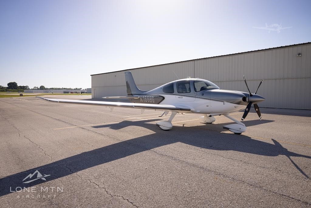 Cirrus SR22