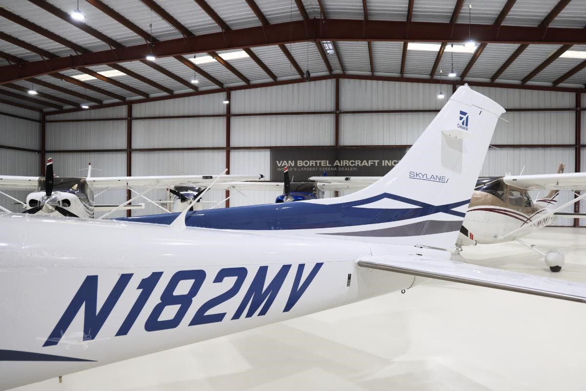 Cessna 182