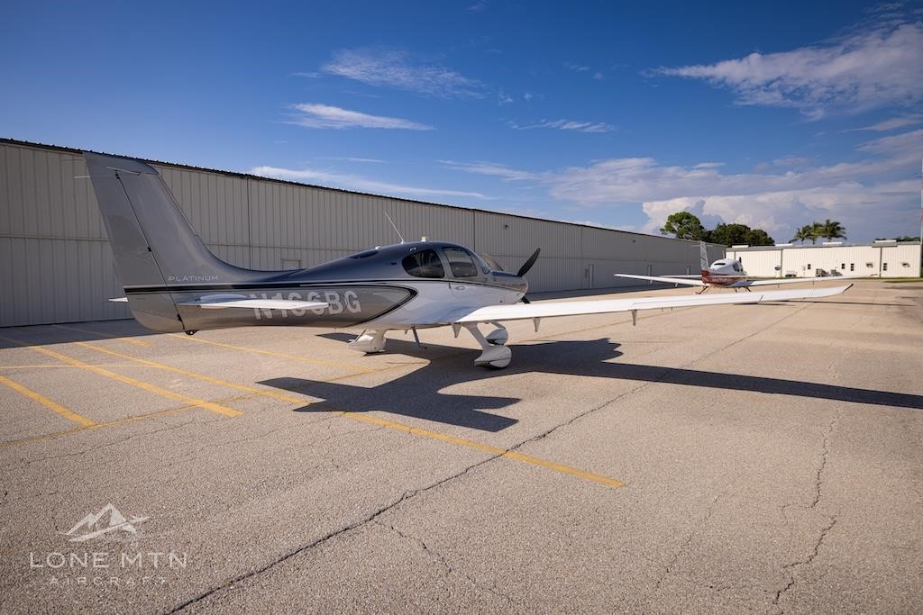 Cirrus SR22