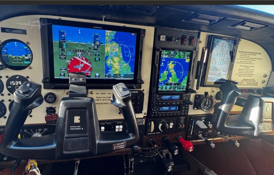 Cessna 210