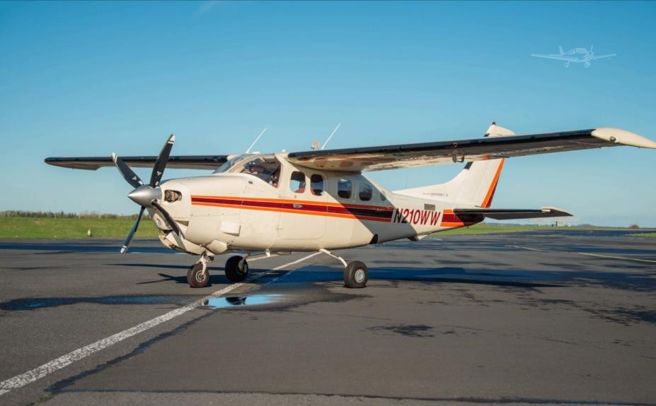 Cessna 210