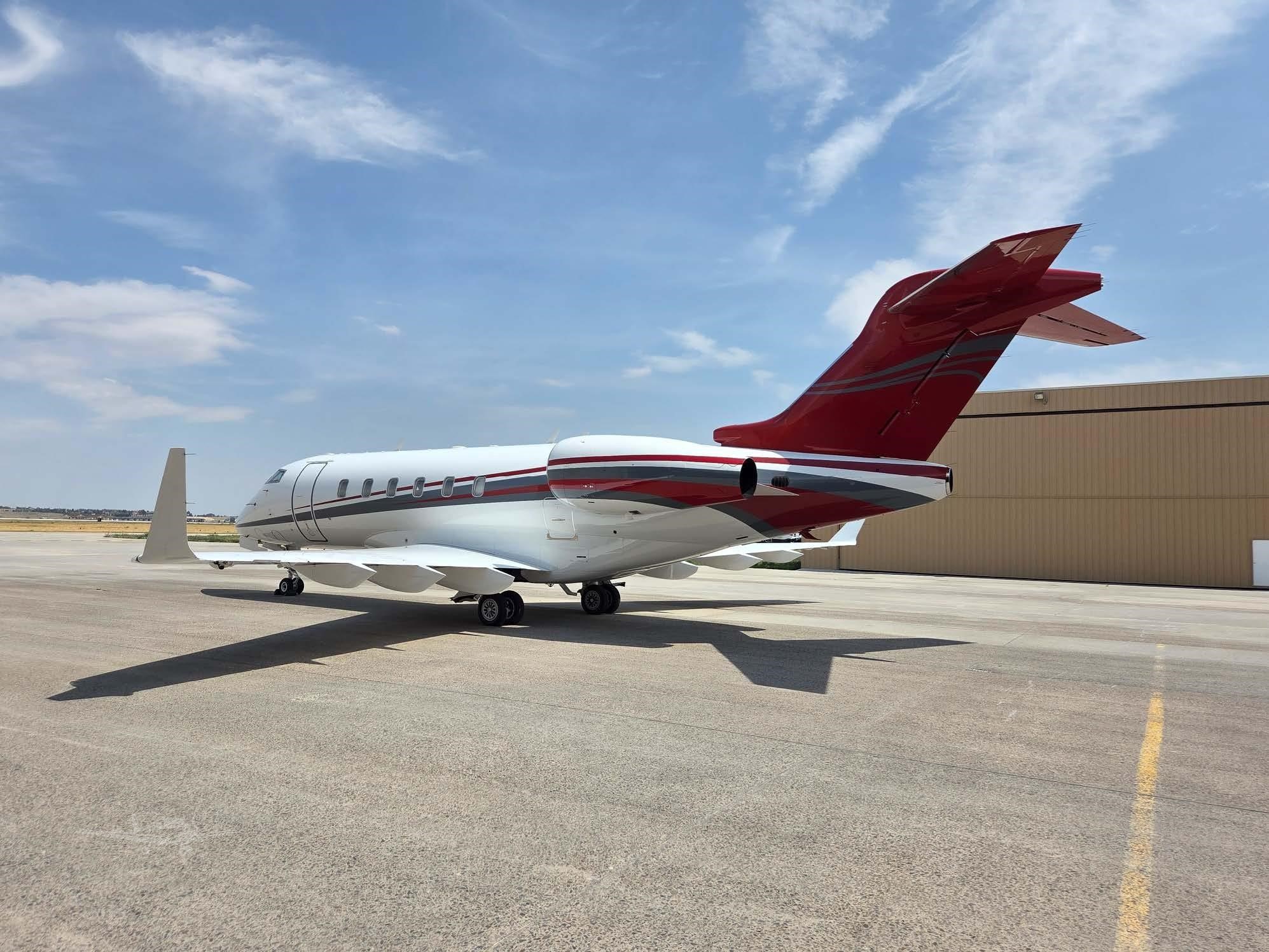 Challenger 300