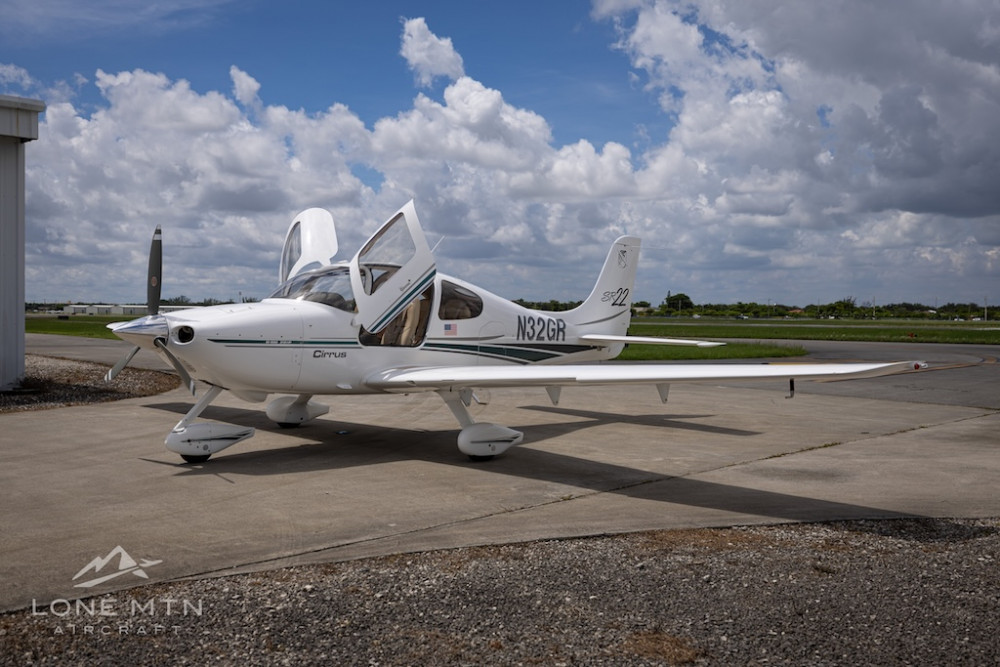 Cirrus SR22