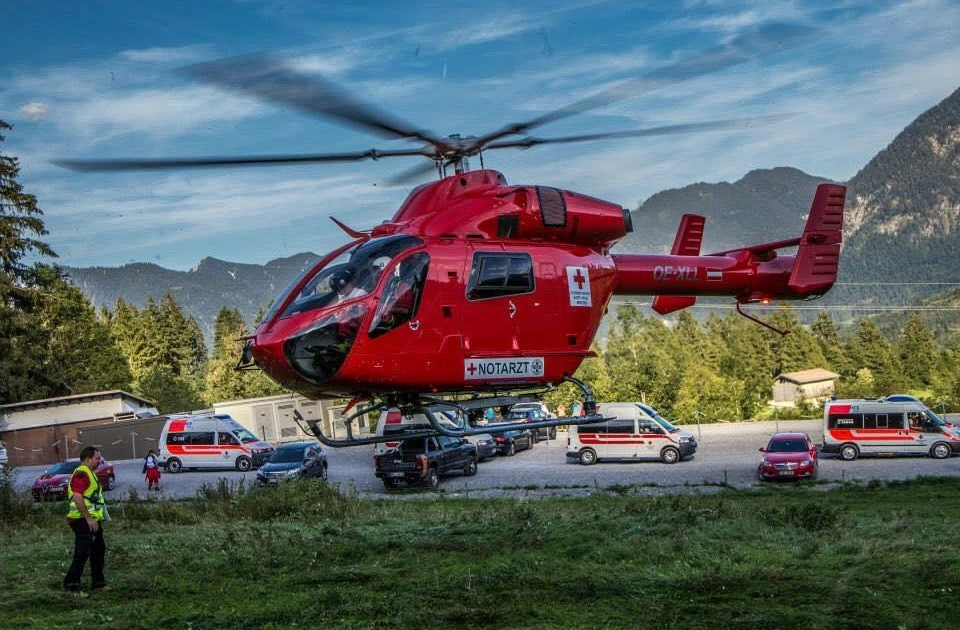 その他 Heli with camera sddefault.jpg