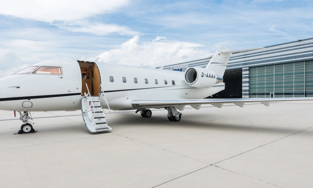高級 DESTINATION EX AIR TRAVEL LONG 9'6 D-AAAX Challenger 604 - Air Independence owned by S/N 5449