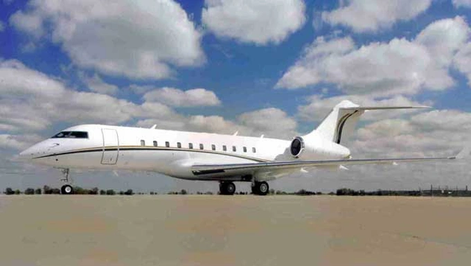 N352AR image
