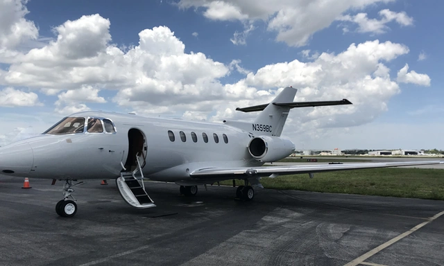 N359BC Hawker 850XP - Elite Air, Inc. owned by S/N 258812