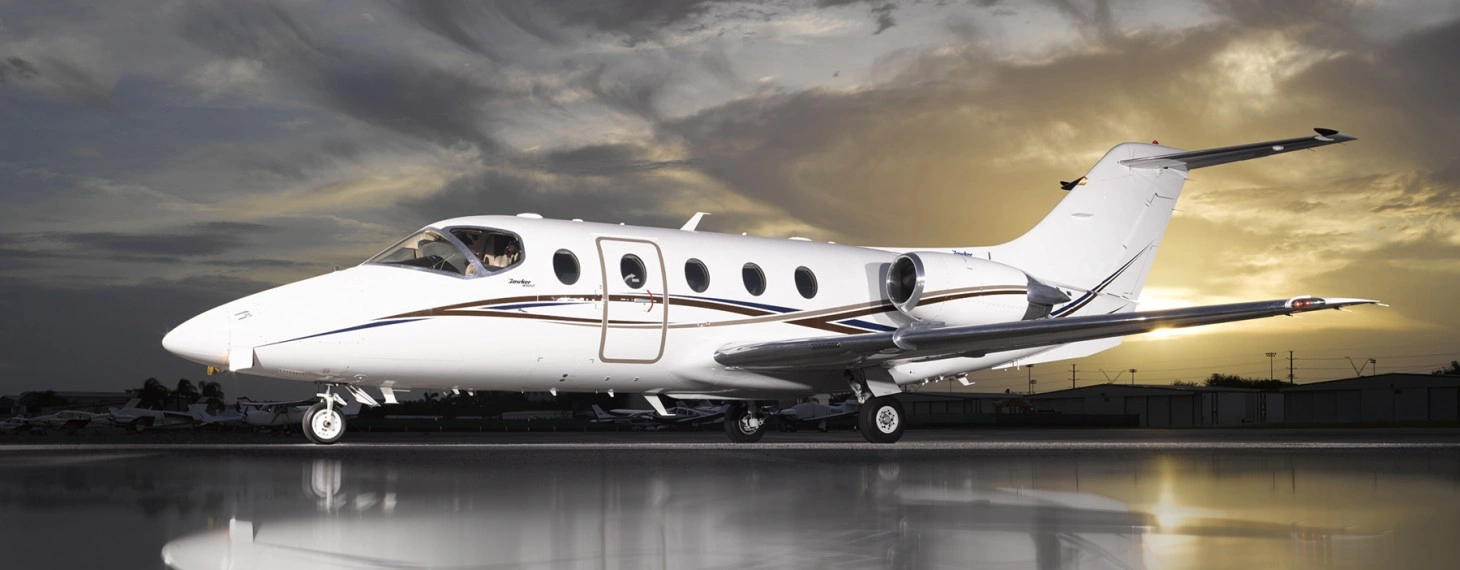 N615KZ Hawker 400XP - Wheels Up owned by S/N RK-490