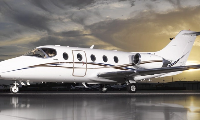 N615KZ Hawker 400XP - Wheels Up owned by S/N RK-490
