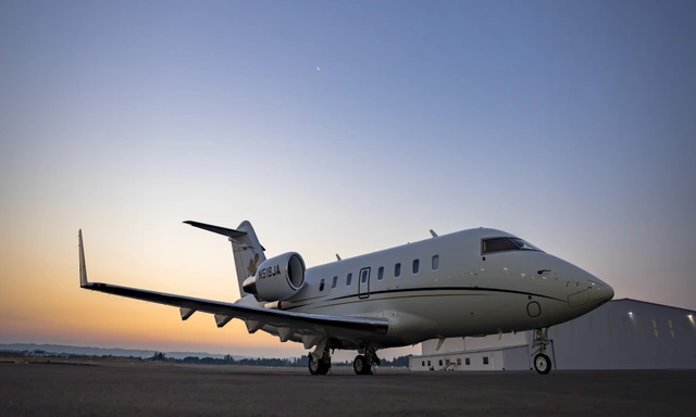 ハルコ Bombardier Challenger 601 Private N131KJ - AirTeamImages.com