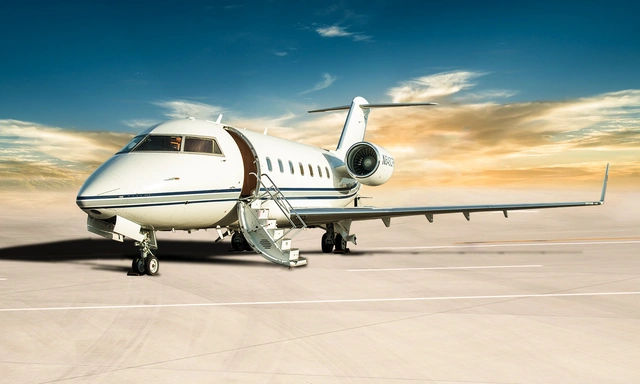 N648CR Challenger 604 - Cirrus Aviation Services owned by S/N 5633