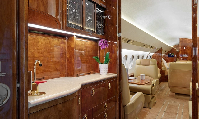 写真・グラフィック FALCON N888ZA Falcon 900EX - Clay Lacy Aviation, Inc. owned by S/N 172