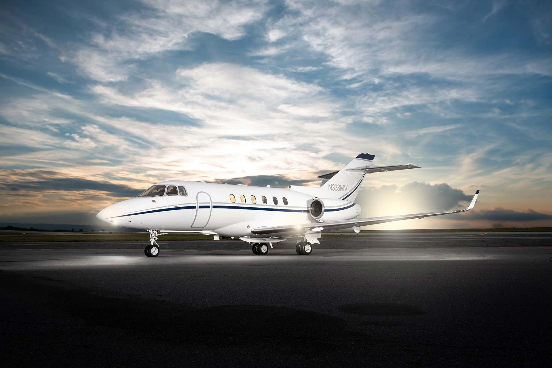 N333MV Hawker 850XP - Clay Lacy Aviation, Inc. owned by S/N 258959