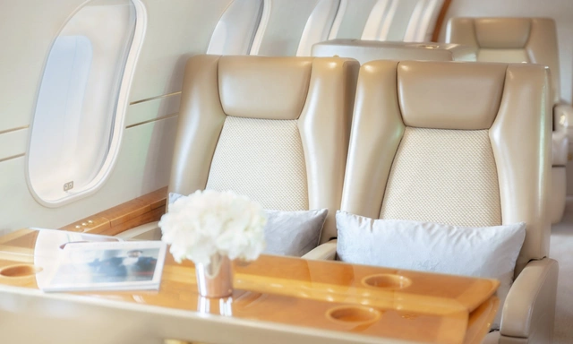 Private 『J』 Bombardier_Global_XRS__Exterio