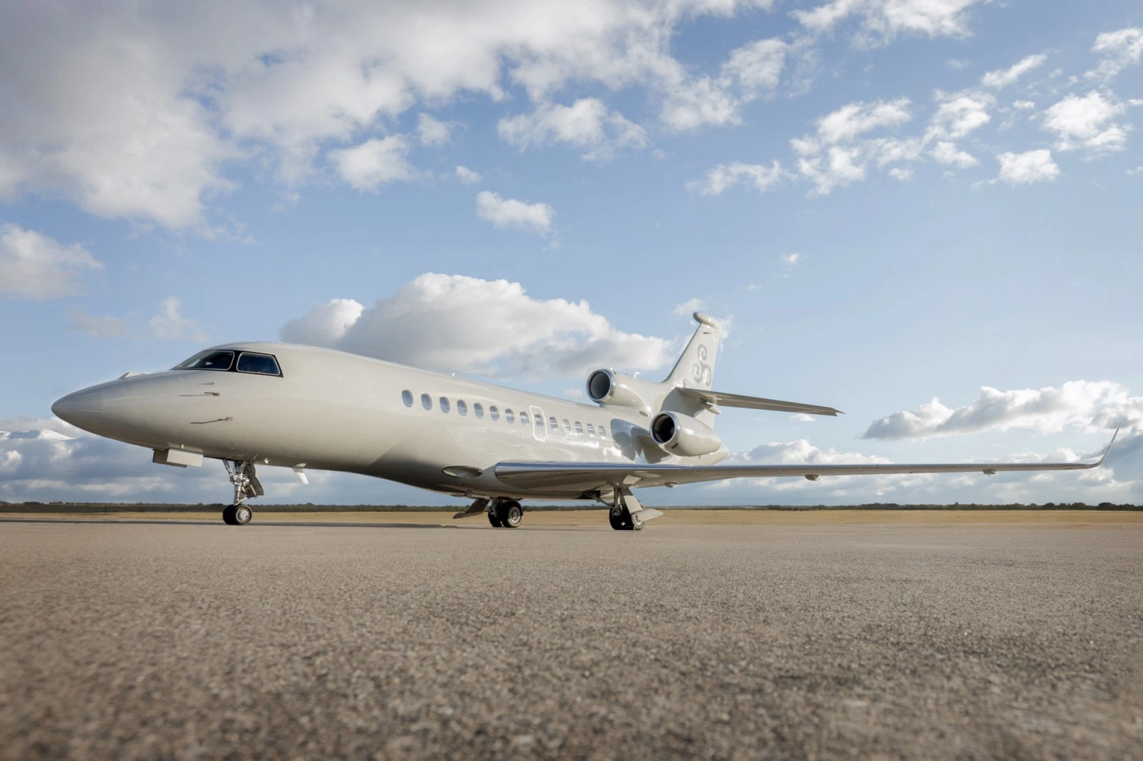 LX-IAM Falcon 7X - Global Jet owned by S/N 226