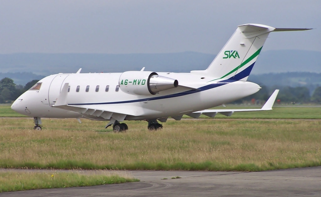 Bombardier Aerospace Tucano ピンバッジ Phoenix Model Tucano .46-.55 GP EP ARF 61.4