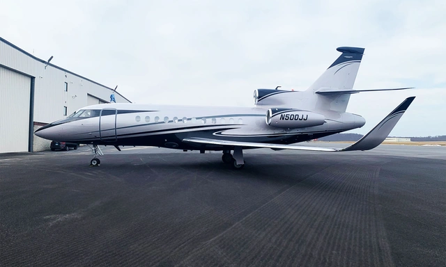 N500JJ Falcon 900DX - Clay Lacy Aviation, Inc. owned by S/N 615