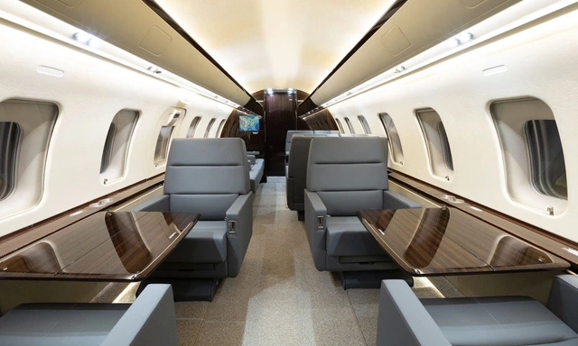 N305LX Challenger 605 - SpiritJets, LLC owned by S/N 5752