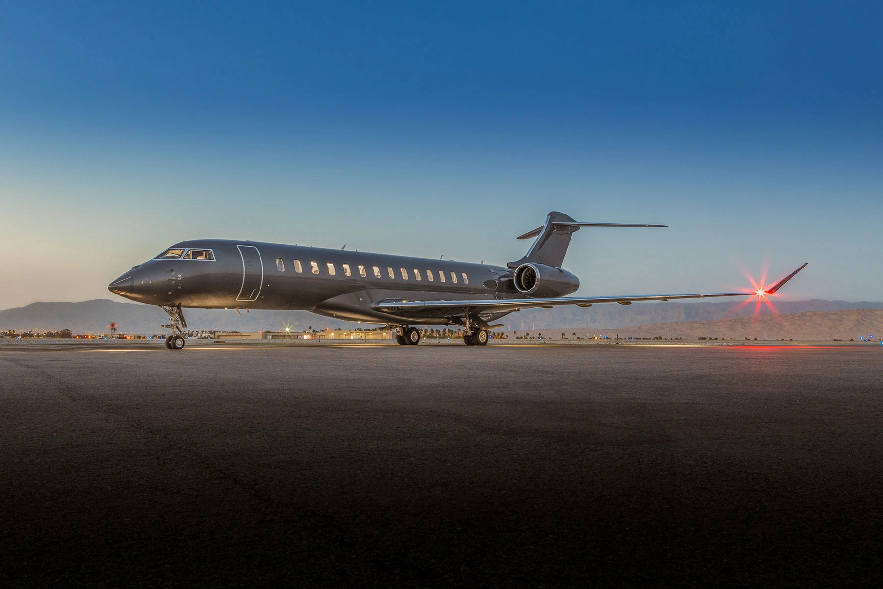 N444WT Global 7500 - Clay Lacy Aviation, Inc. owned by S/N 70034