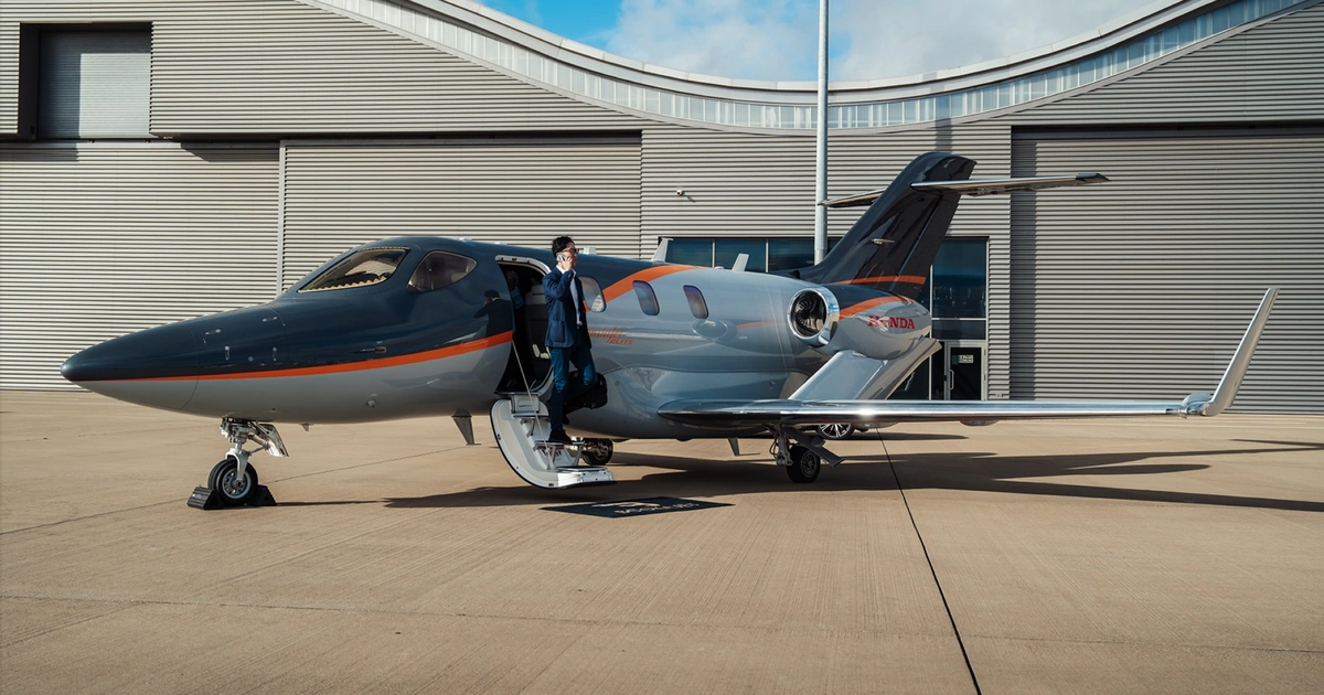 HAP JET Bookajet-Shoot-17-scaled-1.jpg