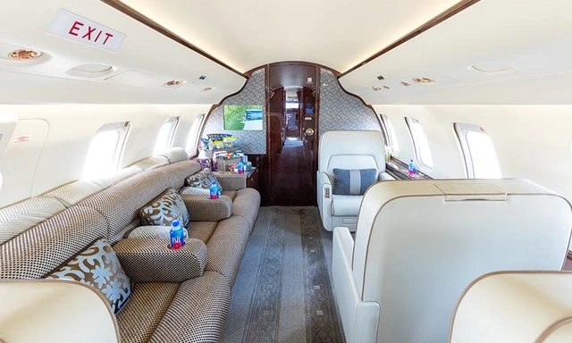 N111RZ Challenger 605 - NeaJets owned by S/N 5792